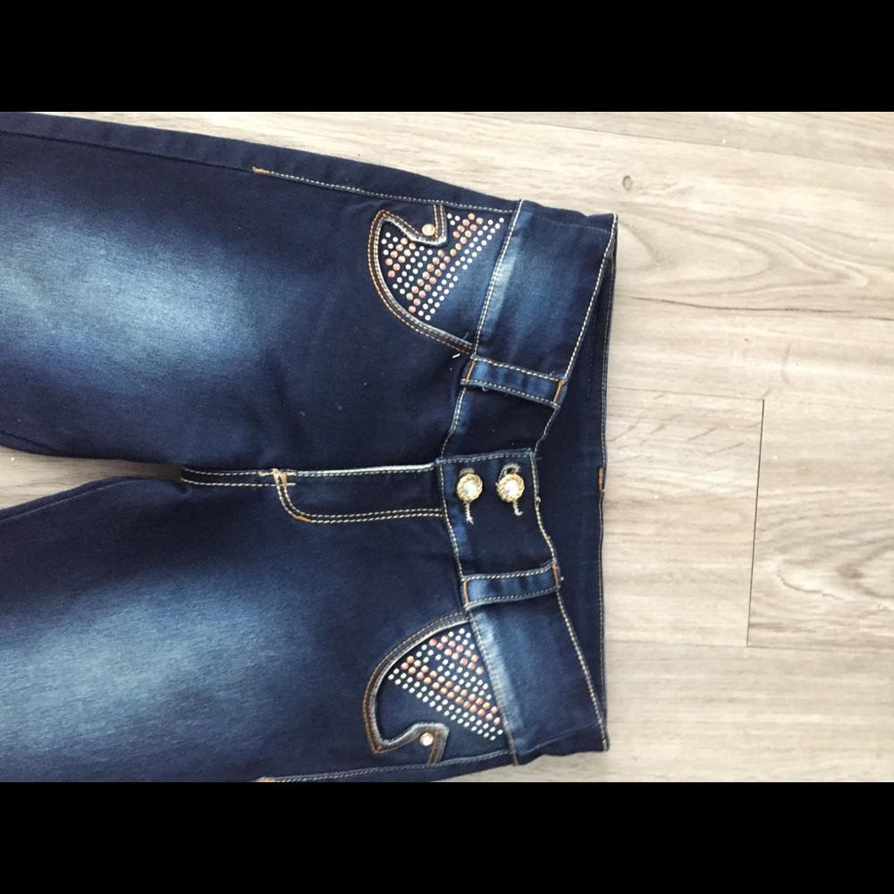Jeans - Picture 2 of 3